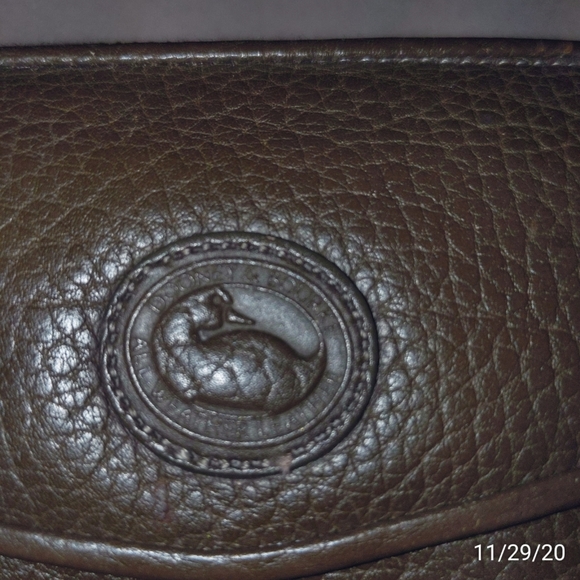 Vtg Dooney & Bourke AWL zip along wallet self trim - Picture 6 of 15